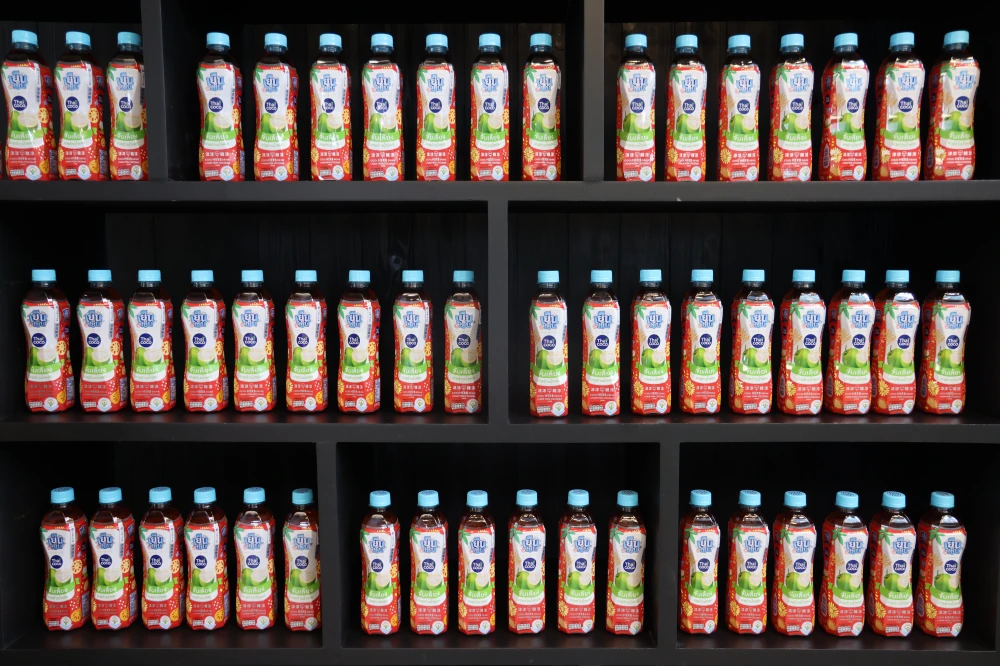 From Orchards to the Next Daily Craze: Yen Yen x Thai COCO Team Up with 100 Tons of Aromatic Coconut to Empower Farmers