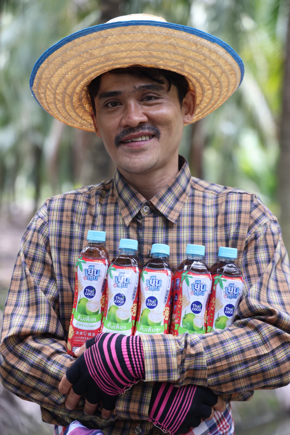 From Orchards to the Next Daily Craze: Yen Yen x Thai COCO Team Up with 100 Tons of Aromatic Coconut to Empower Farmers